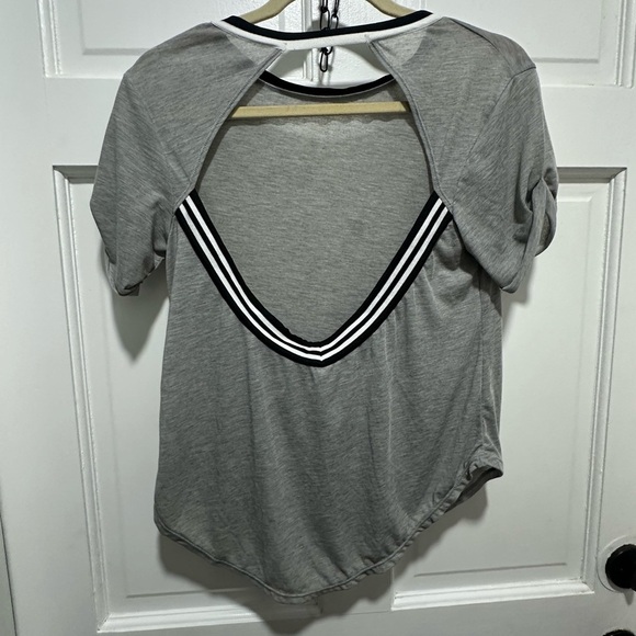 Free People Movement Free People Zephyr Tee T-Shirt Backless Top EUC Size XS - Picture 5 of 5